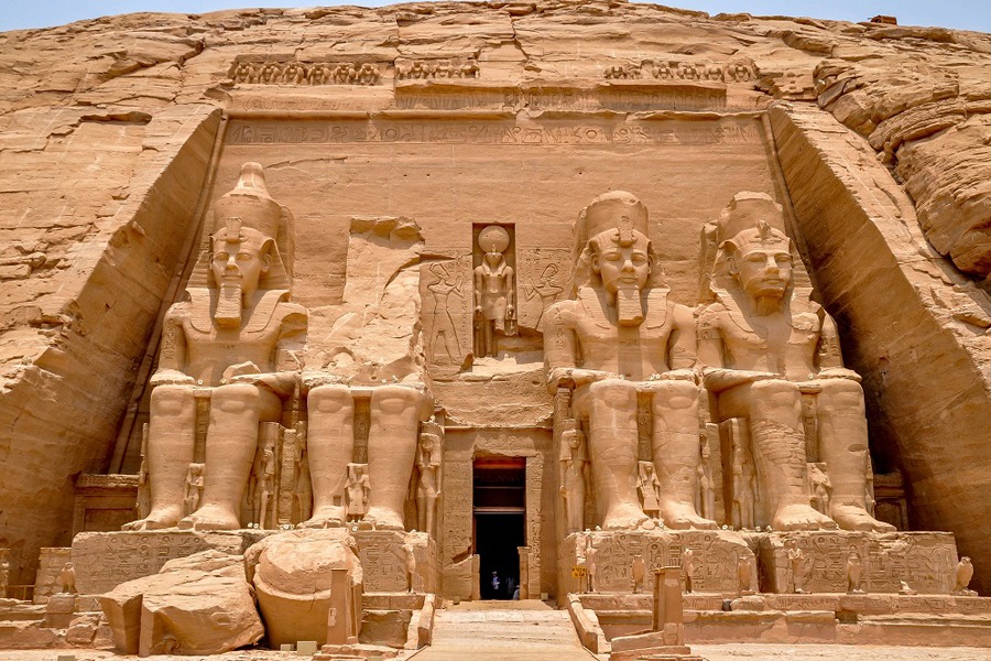 imgi_18_Abu-Simbel-Temple-5